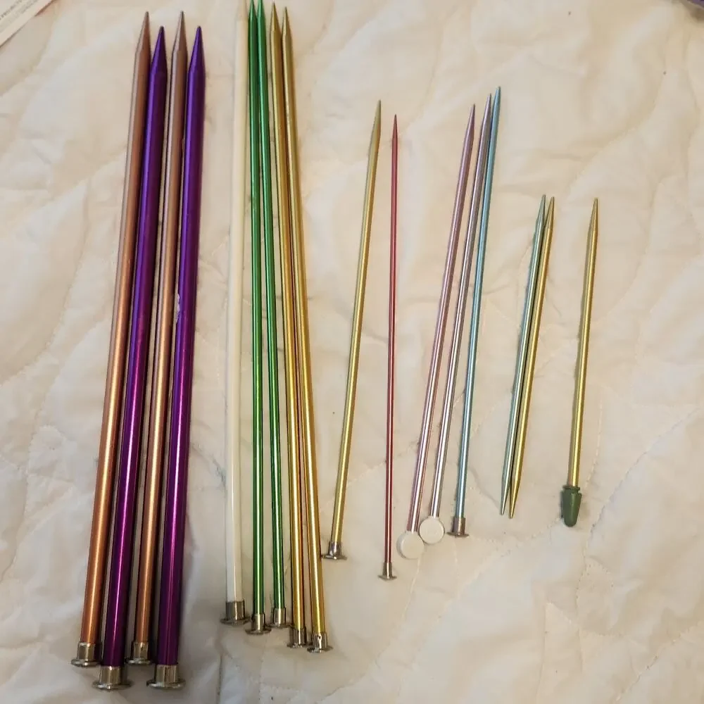 Lot of 22 Vintage Modern Knitting Needles 18 Patterns Boye Hero Loops & Threads